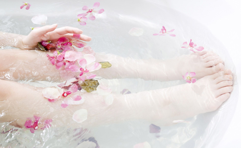Aromaterapik Çiçek Banyosu (Jakuzi)