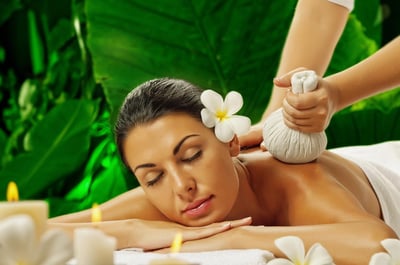 AYURVEDA DETOX MASSAGE (50 MINUTEN)