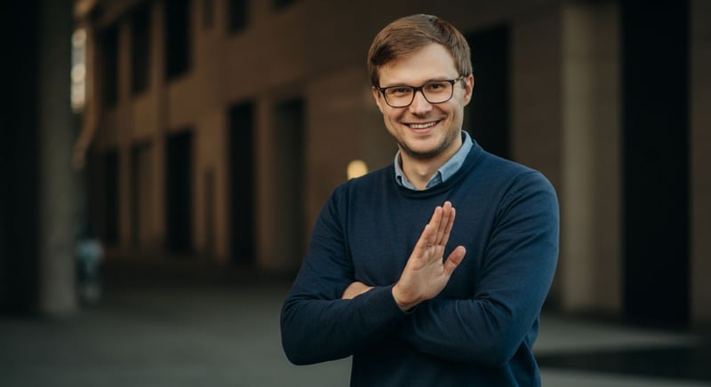 Этикет русского приветствия: поклон или объятия?